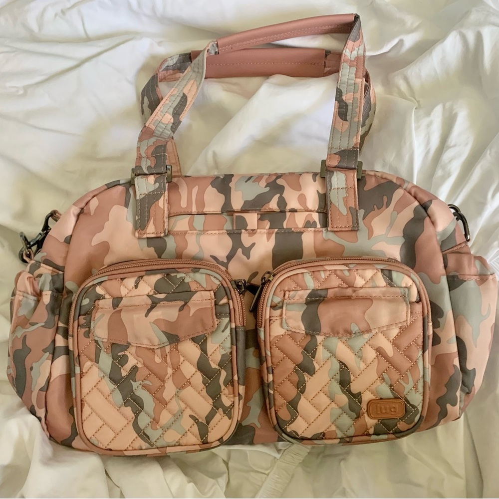 Lug jumper carry-all tote in camo rose